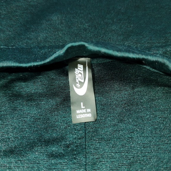 Mia Sport Crop Longsleeve Workout Shirt - Picture 4 of 4